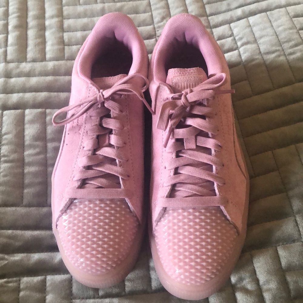 Pink suede monochromatic leather pumas